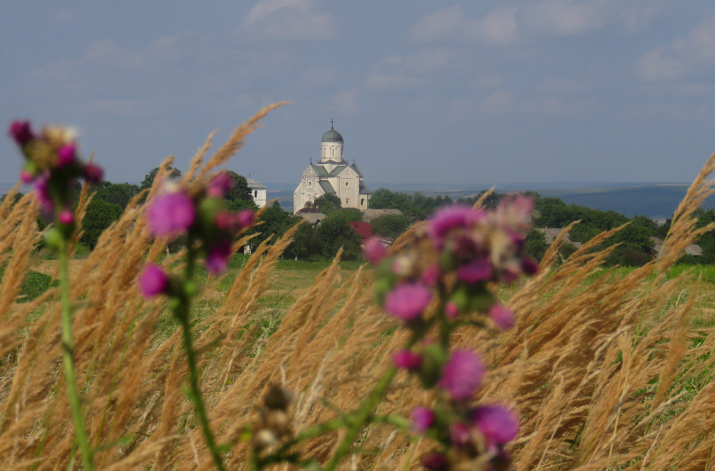 Kirche aus dem 13. Jh. bei Halicz/Ukr